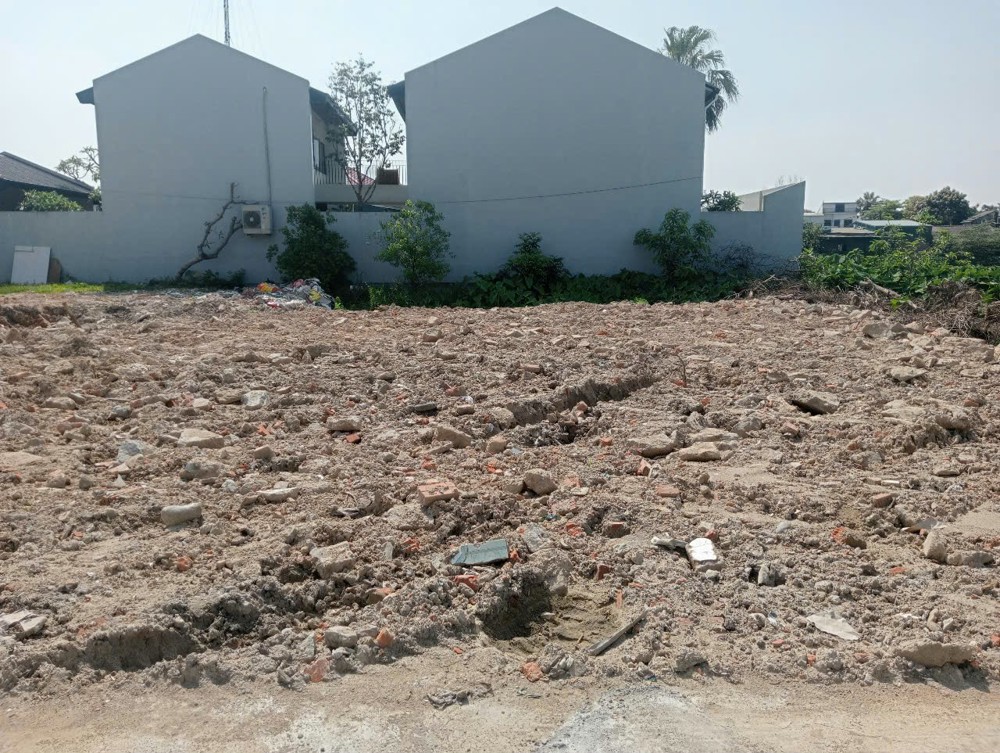 Bán lô đất  thắng hoà thạch tân.tp hà tĩnh  Cách đường nguyễn xí 100m.